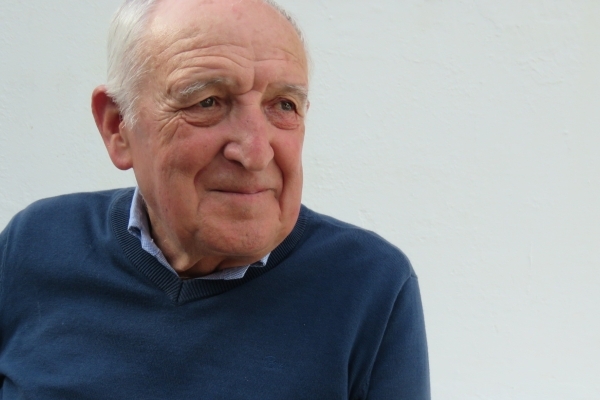 Anjel Lertxundi idazlea eta obra UIK