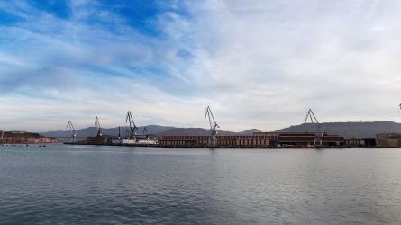 Vigilancia ambiental de las aguas portuarias//  PiE-UPV/EHU con la expedición TREC 2023: invitación a navegar sin fronteras por un mar de conocimiento en el Golfo de Bizkaia