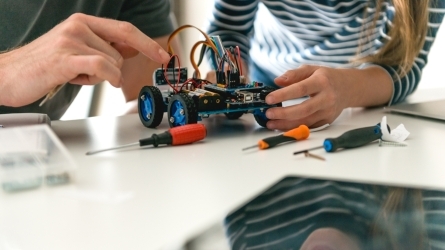 Effective science facilitation to engage diverse youth in STEM