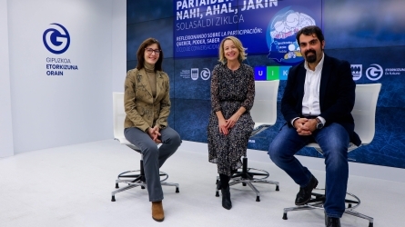 La iniciativa se ha presentado hoy en Donostia y ha contado con la presencia de Eider Mendoza, diputada foral de Gobernanza; Itziar Alkorta, directora académica de UIK y Mikel Pagola, director foral de Participación Ciudadana.